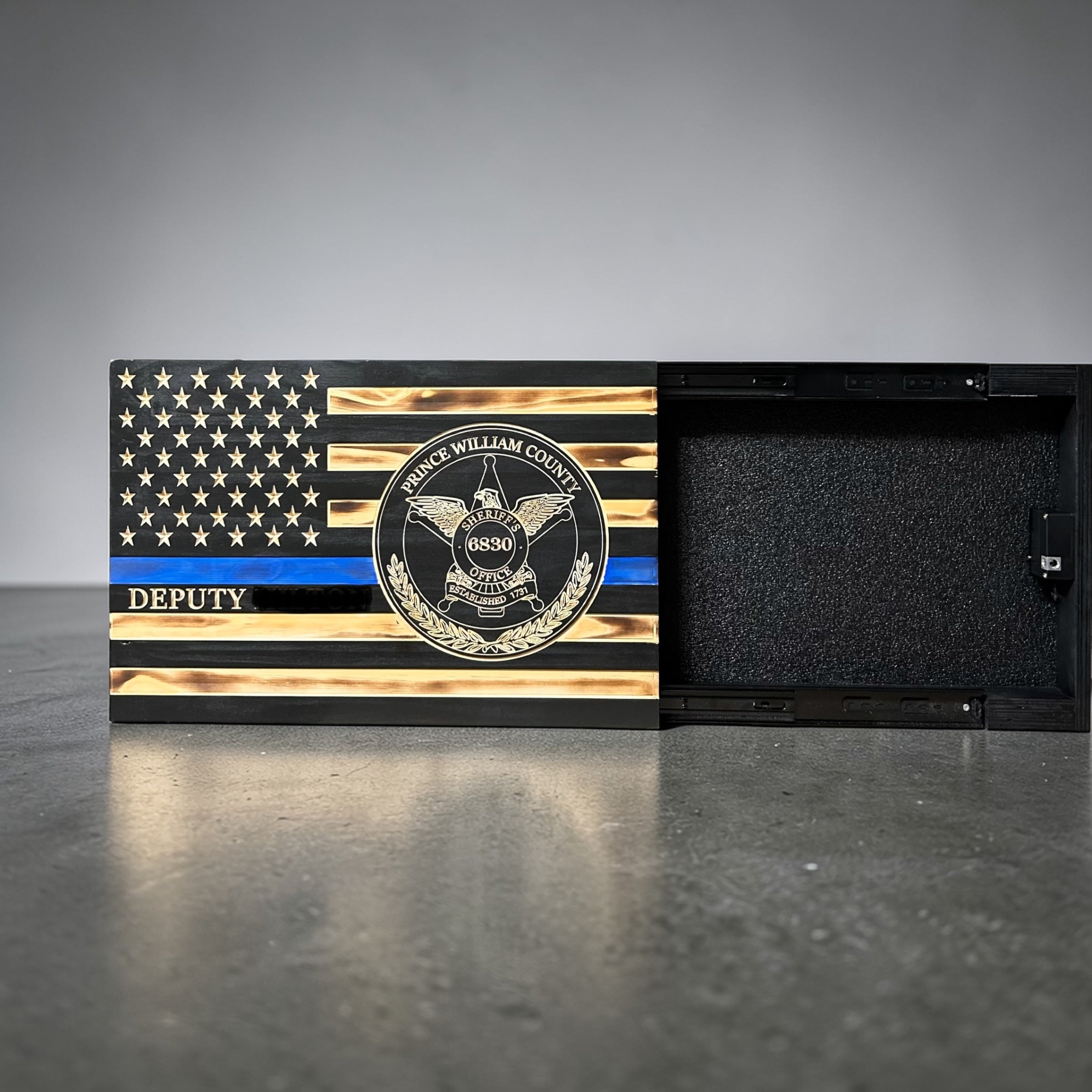 GUN Concealment Case Custom – Handcrafted Patriot Series 24"